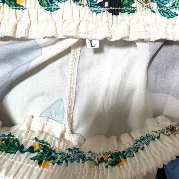 Floral and Unique Patterned Wide Leg Light Weight Pants - Picture 4 of 4